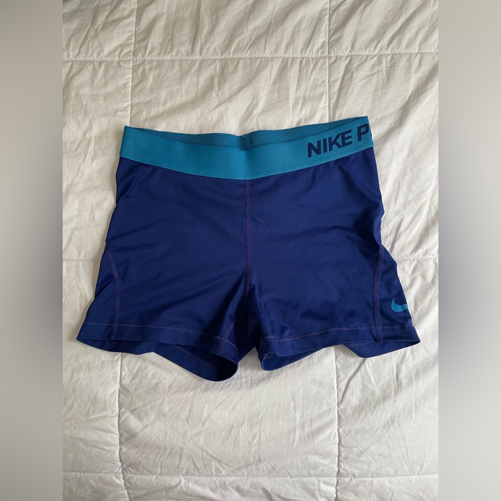 NIKE- Pro Dri-fit Shorts- M